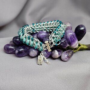 NWOT Bracelet of Seafoam Czech Glass Rings, & Aluminum Rings Handmade 6"